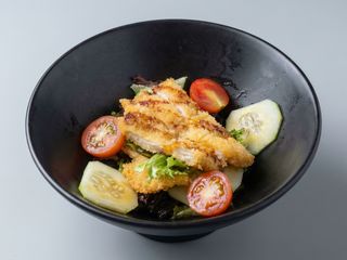 1 Ensalada de pollo frito