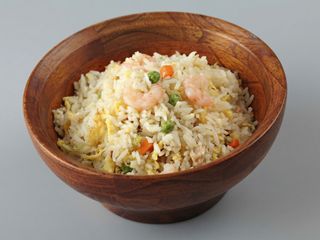 21 arroz tres delicias con gambas