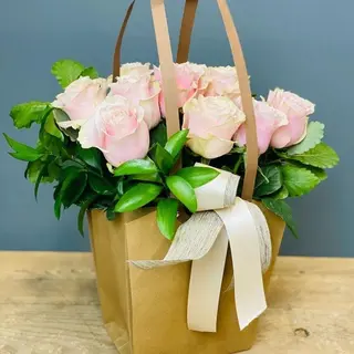 12 Rosas Rosas Con Kraft