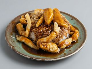 340. Arroz de pollo con salsa teriyaki