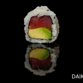 Maguro Avocado Uramaki 
