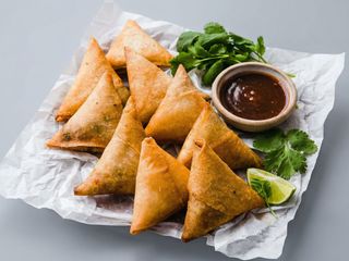 30. Samosa (3 Uds.)