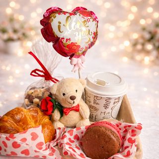 Desayuno san Valentín macarons