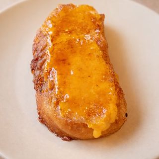 Torrija yema