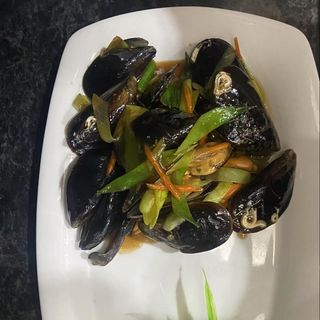 117. Mejillones Con Cebolla Y Jengibre