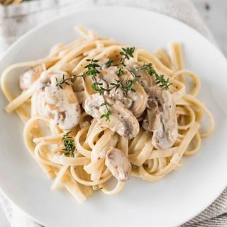 Pasta con salsa de champiñones