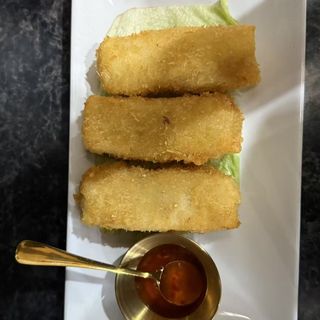 109. Mini Rollos De Mariscos Fritos (3 uds.)
