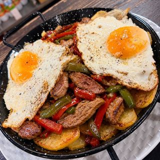 Sartenada de Solomillo con Cebolla Caramelizada