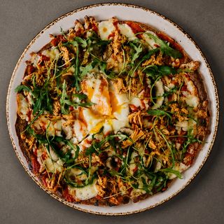 Pizza De Pollo Mechado