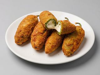 Jalapeños Rellenos de Queso