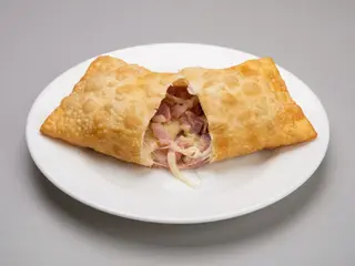 BACÓN CON QUESO  ( 18 cm aprox.)