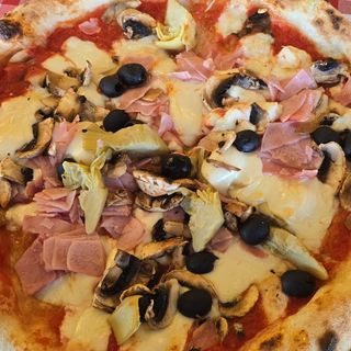 pizza 4 estaciones (33 cm.)