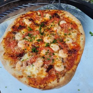 TUNA PRAWN AND HAM PIZZA