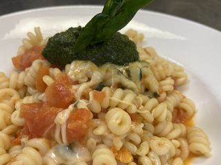 Fusilli Bucati Al Pomodoro Fresco