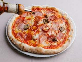 Pizza Vesuvio (33 cm.)