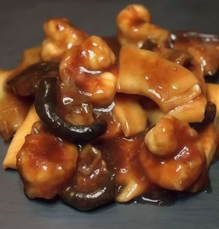 Bambú Y Setas Chinas Salteadas