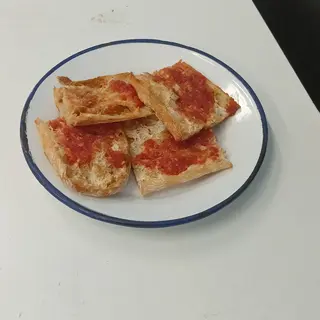 Pan De Coca Con Tomate