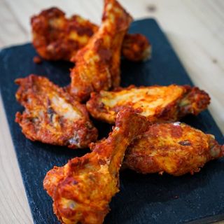 Alitas de pollo aliñadas al horno (3 uds.)