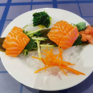 Q1. Menú Sashimi Y Arroz