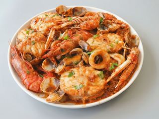 Sarzuela o graellada de peix I maric