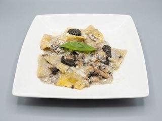 Ravioli Funghi Porcini Con Salsa De Setas De Tartufo 