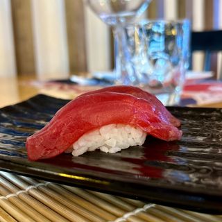 Nigiri De Atún (2 Pzs.)