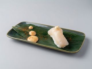 Nigiri de Vieira Trufada