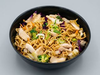 Yakisoba Yasai + Refresco lata de 330ml