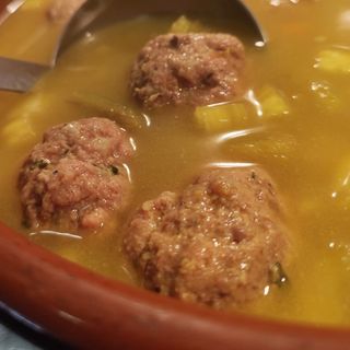 Caldo Con Pelota Y Arroz De Puchero