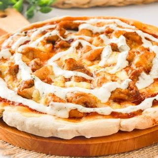 Pizza Kebab De Bacon Y Cheddar Con Pollo