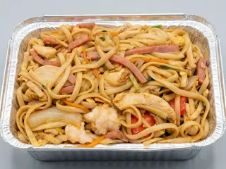 24-Tallarines con tres delicias