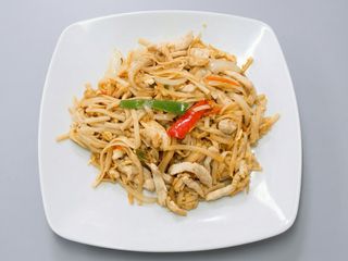 26-Tallarines Con Pollo