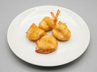 113. Gambas crujientes en tempura (4 Uds.)