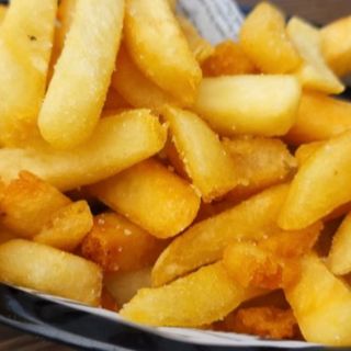 racion entera de patatas fritas