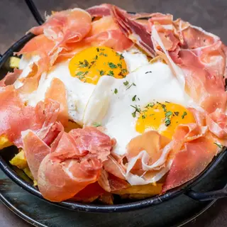 Huevos Bien Rotos Con Jamón Y Patatas
