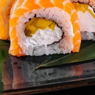 Mango rollo con queso Filadelfia