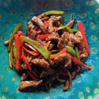 Tiras de ternera con pimientos en salsa Hoisin