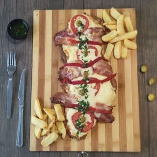 Milanesa Balsa de Quesos (para 2 personas)