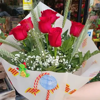 Ram de 6 Roses de Sant Jordi