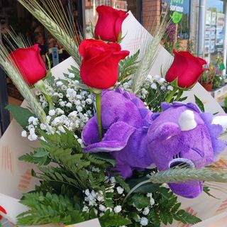 Ram de 4 Roses amb Peluix Gran de Sant Jordi