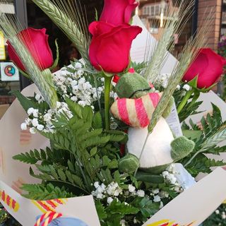 Ram de 4 Roses amb Peluix petit de Sant Jordi