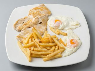 Combi De Pollo Con Patatas Y Huevo