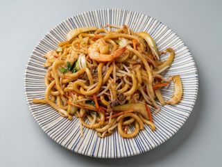 Udon En Wok Con Verduras Y Ebi
