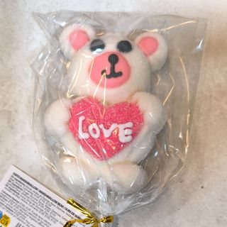 Piruleta de golosina de oso con LOVE