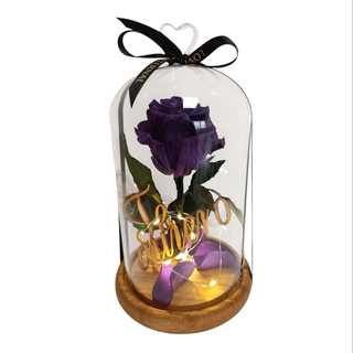 Cùpula grande de cristal con pomo corazón, Rosa Eterna Lila Oscuro natural preservada, cinta "Love is Eternal" Te Quiero de madera en el interior con LED.