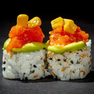 197. Uramaki salmon maiz (8 Uds.)