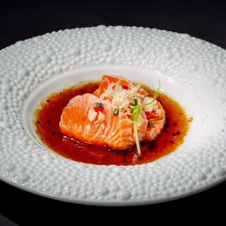 142. Tataki salmon (4 Uds.)