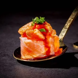 145. Bigne salmon flambeado especial (2 Uds.)