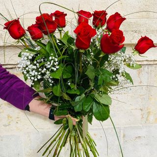 RAMO DE 12 ROSAS ROJAS