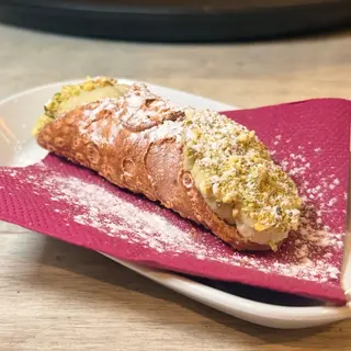 Cannolo pistacchio